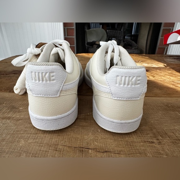 NEW IN BOX Women’s Nike Court Vision Lo NN low ~ white/pale-ivory-black ~ 10 - Picture 4 of 12